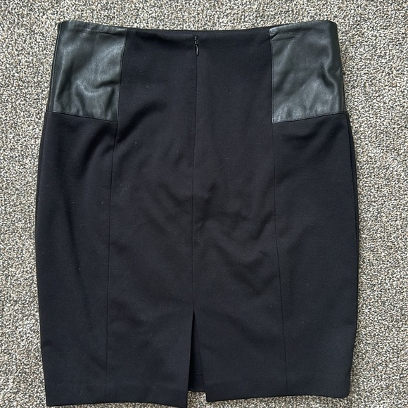 SAKS Knit mini skirt faux leather zippers - Picture 5 of 8